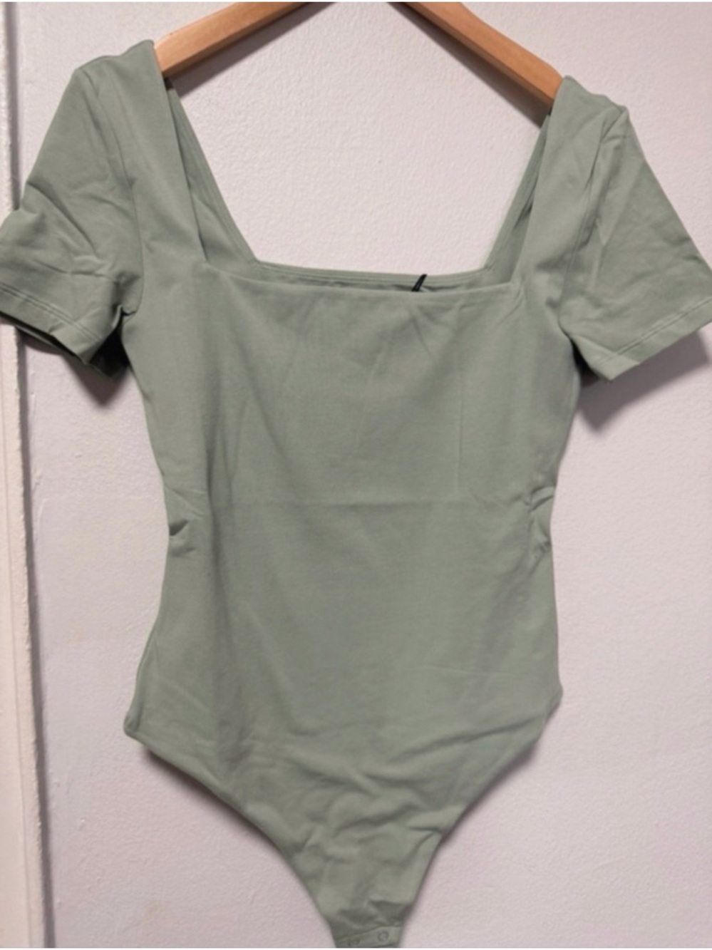 Aritzia Contour Squareneck
Bodysuit - Terrace Sage